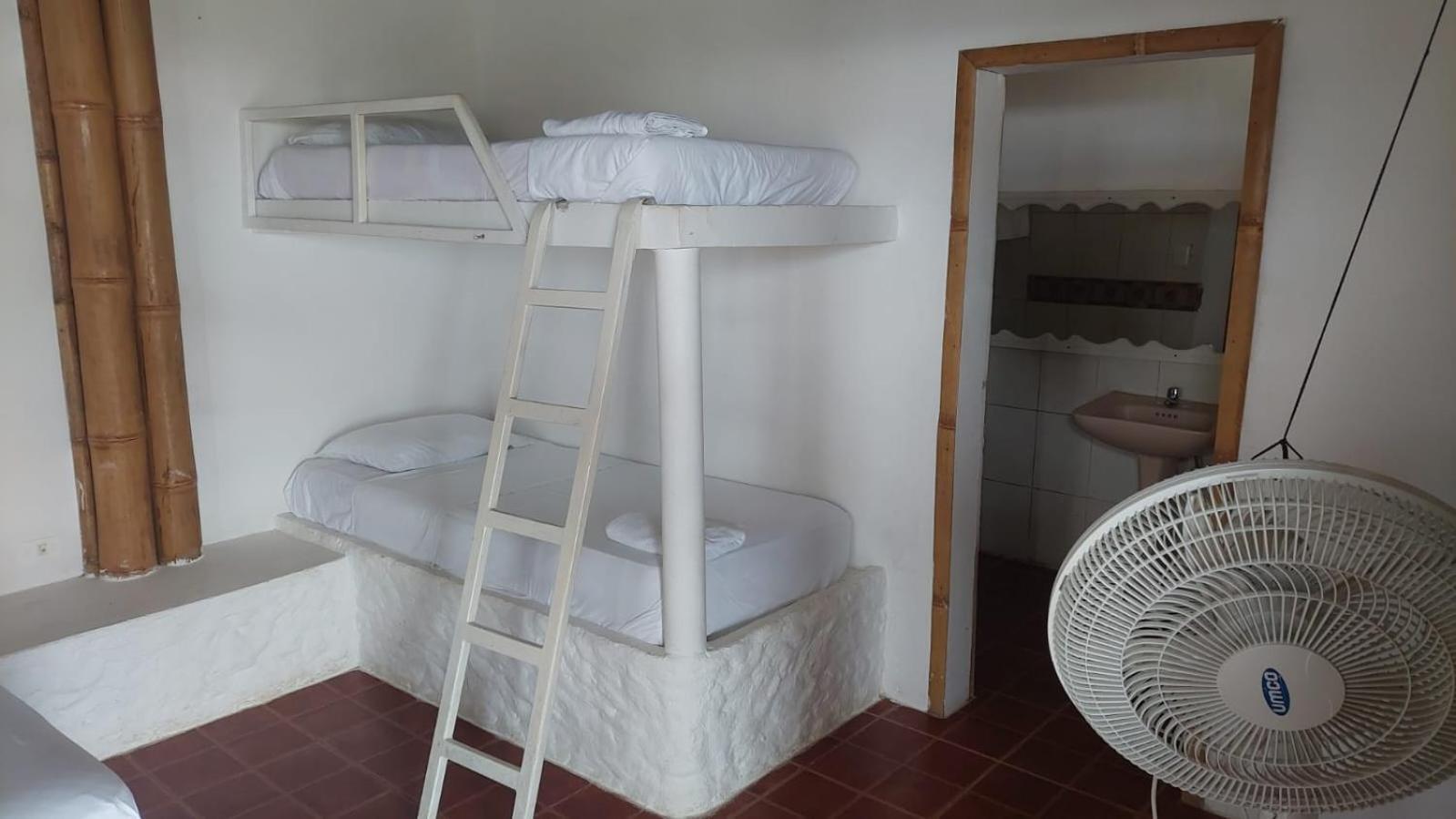 Caramba Hospedaje Otel Tonsupa Oda fotoğraf